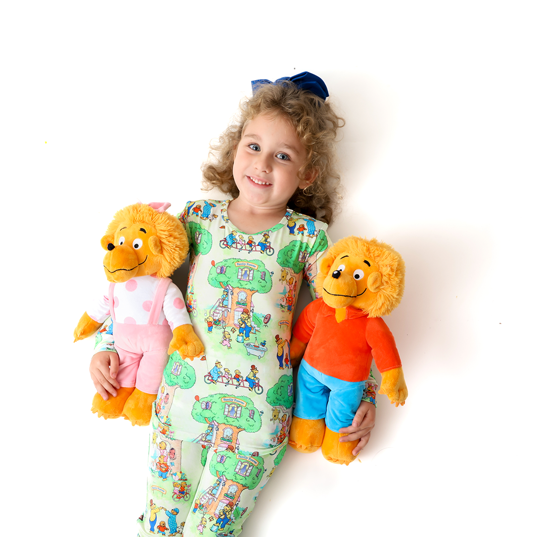 Family Forever Kids Two Piece Lounge Set | Berenstain Bears™